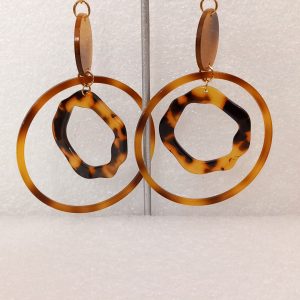 Boucles d'oreilles avec anneaux en acétate et crochets en acier 316.