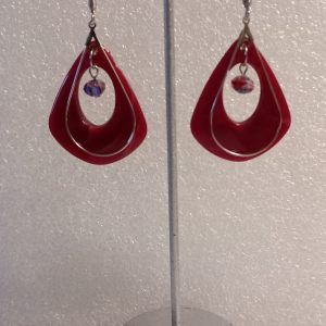 Boucles d'oreilles en acétate, et en acier inoxydable 316.